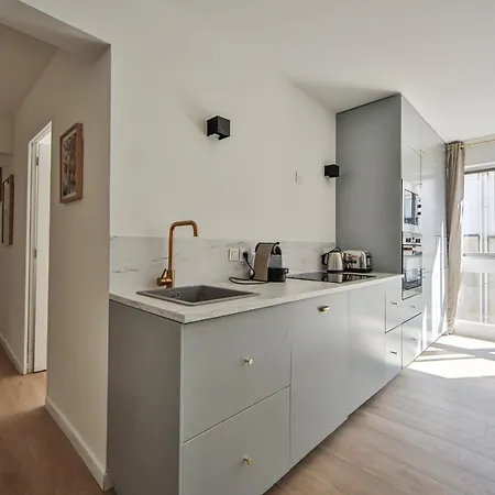 New Flat 8pers#canal St Martin#gare De L'est Апартаменты
